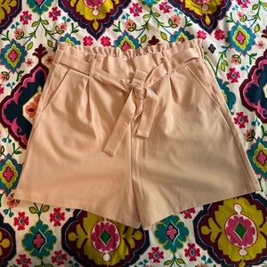 High waisted paperbag shorts with tie , dusty pink